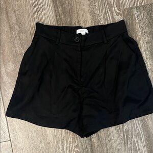 LOFT Women's Elegant Black Elastic Back Waist Shorts Size 0 tag on